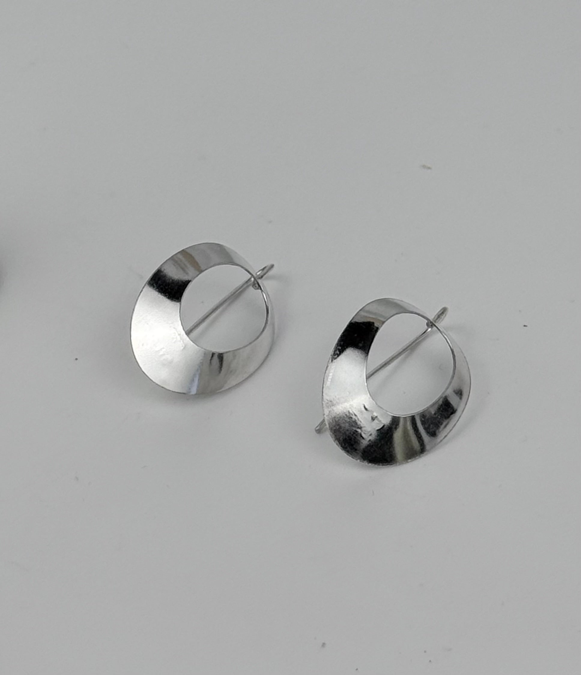Oval contoured Sterling Silver Hoop Earrings